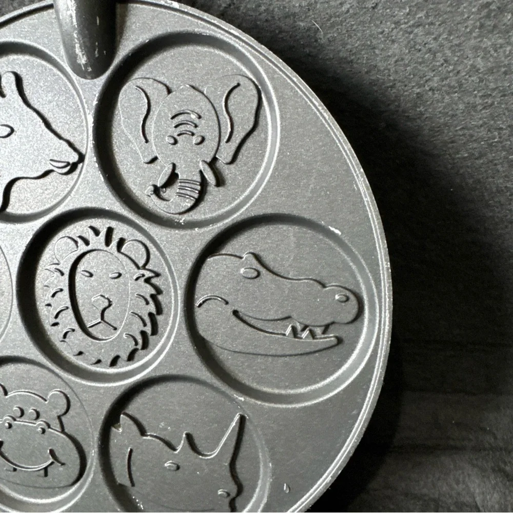 Nordic Ware USA Zoo Animal Faces Pancake Griddle Pan Heavy Cast Aluminum